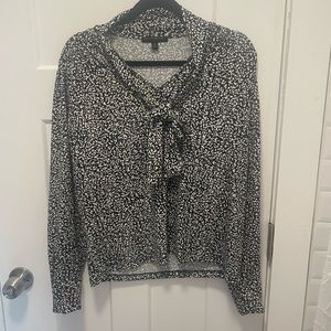 Banana Republic tie-neck blouse size xs